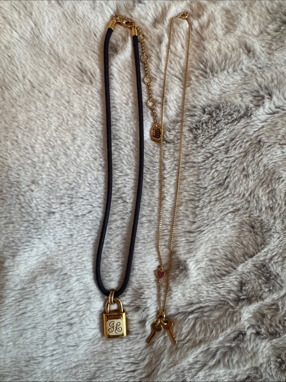 Vintage Y2K Juicy Couture Locket Necklace 🔐💛
